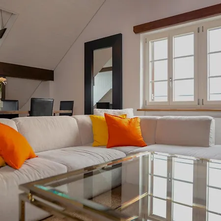 Daire Lakefront Grand