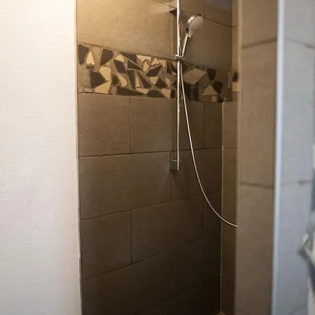 Daire Lakefront Grand