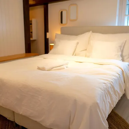 Lakefront Grand * Ligerz