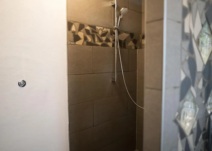 Апартаменты Lakefront Grand