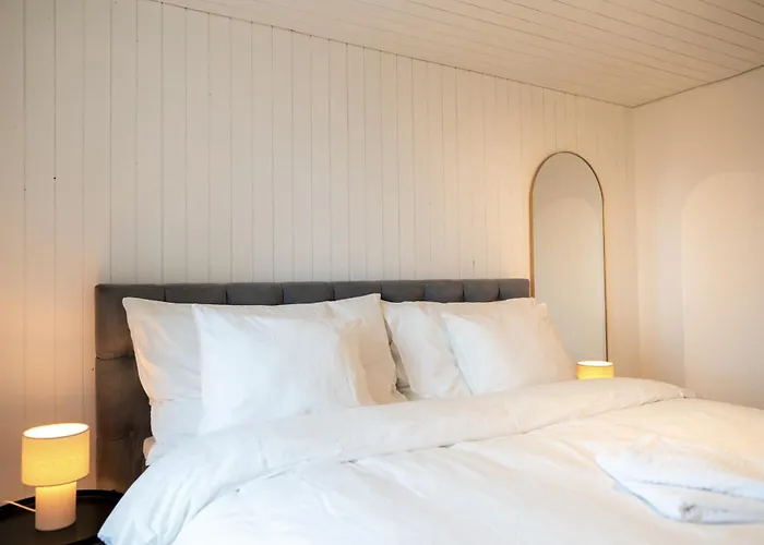 Lakefront Grand Appartement