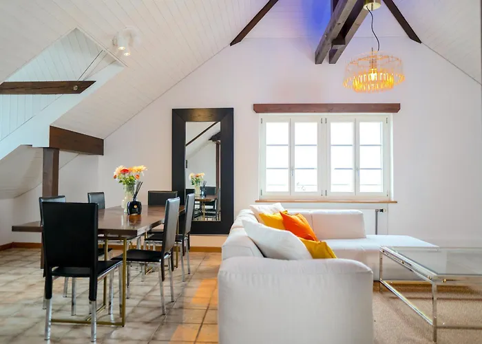 Lakefront Grand * Ligerz