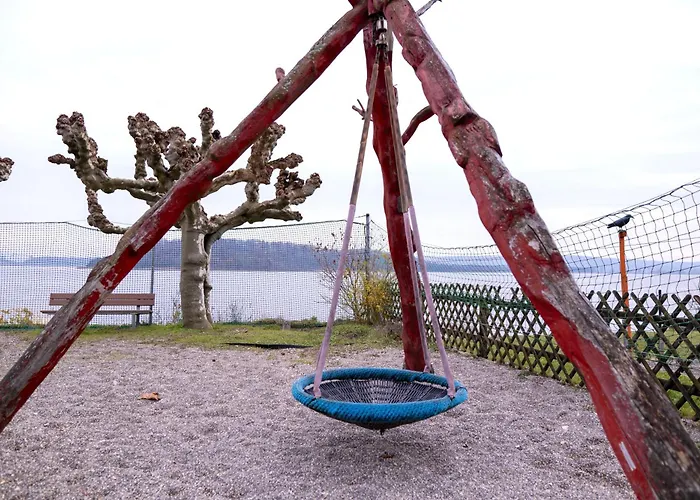 Lakefront Grand Lejlighed