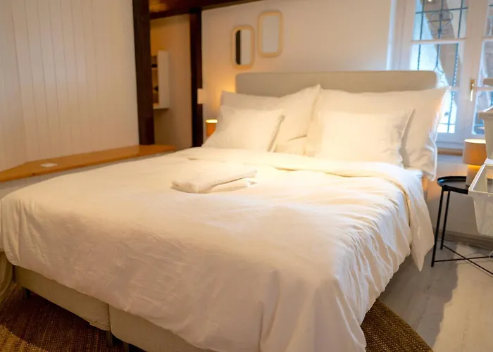 Lakefront Grand * Ligerz